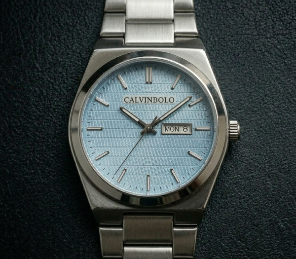 Calvin bolo blue